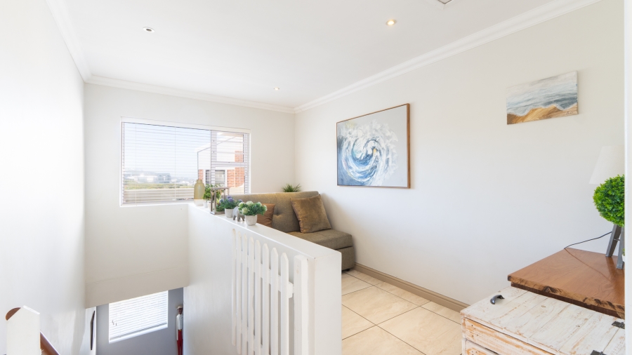 4 Bedroom Property for Sale in Yzerfontein Western Cape